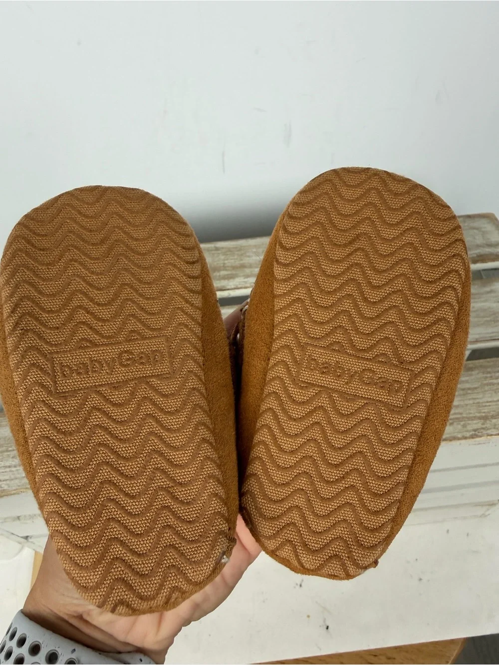 Baby Gap brown faux-suede baby moccasins classic whipstitch detail Sz 3-6 Months